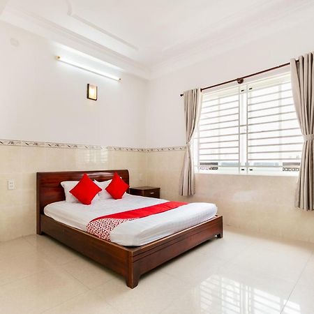 Oyo 372 Vy Ha Hotel Хошимин Экстерьер фото