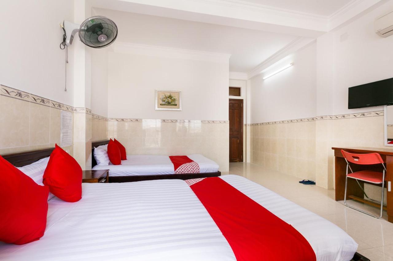 Oyo 372 Vy Ha Hotel Хошимин Экстерьер фото
