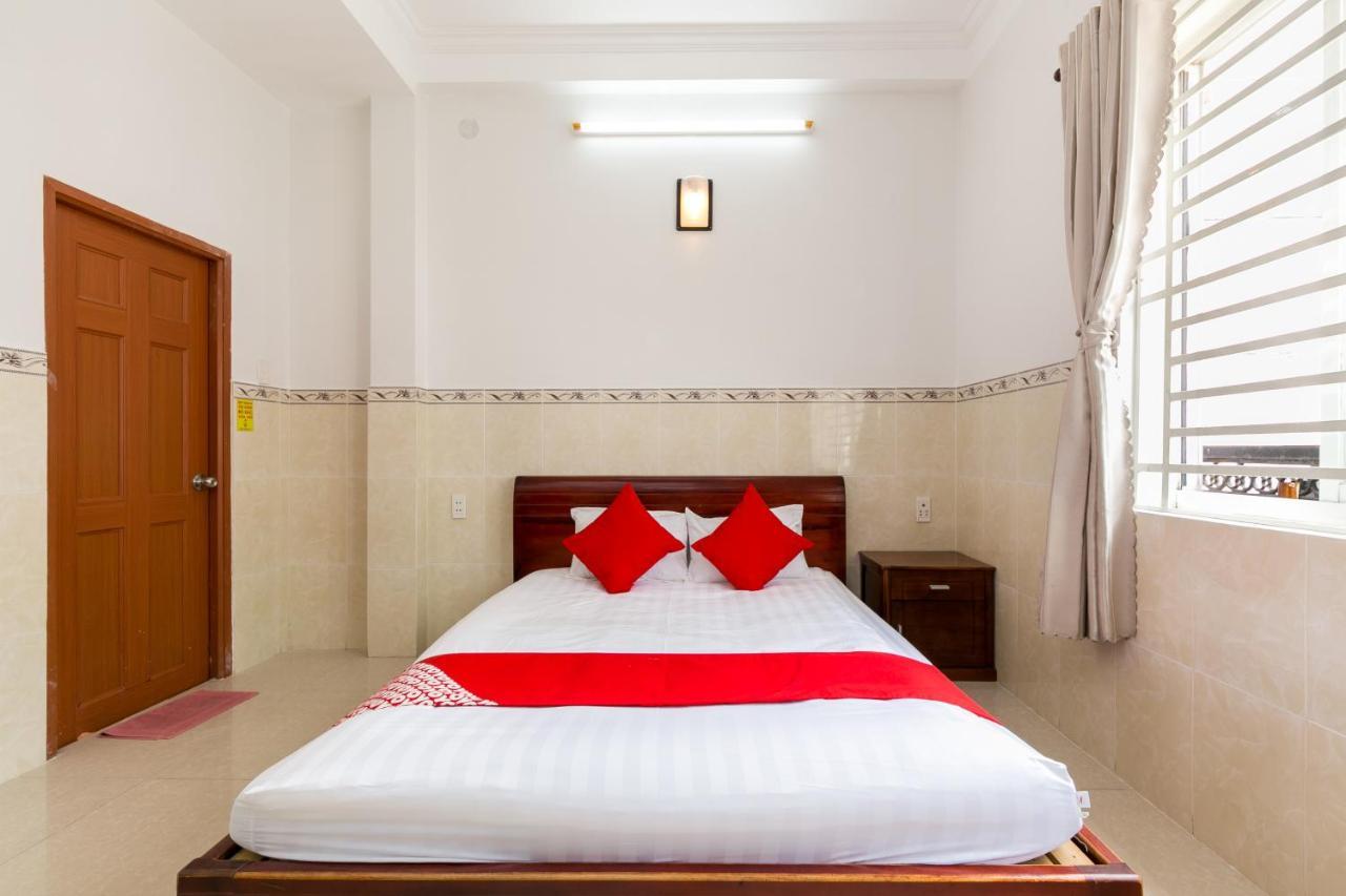 Oyo 372 Vy Ha Hotel Хошимин Экстерьер фото