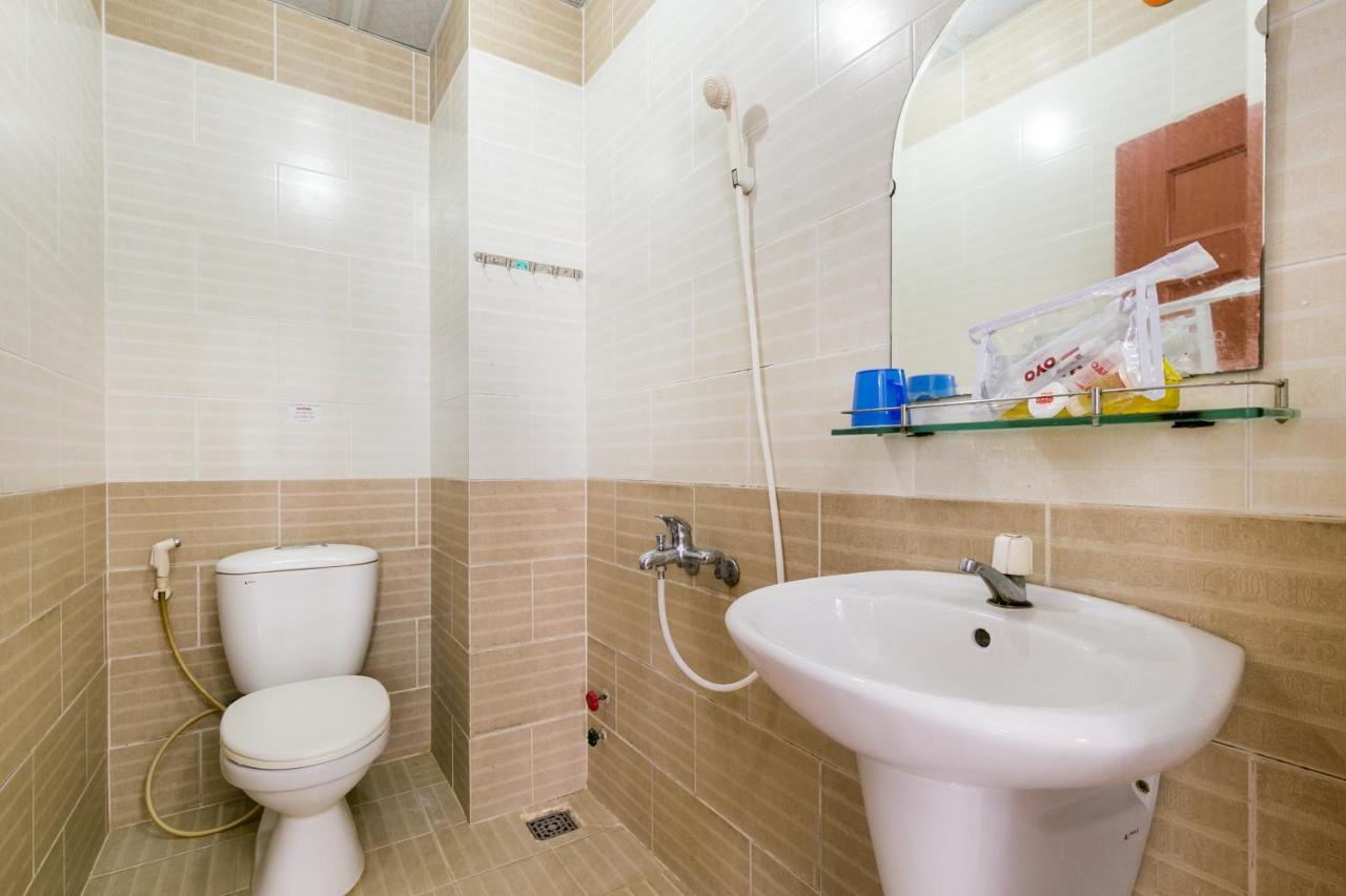 Oyo 372 Vy Ha Hotel Хошимин Экстерьер фото